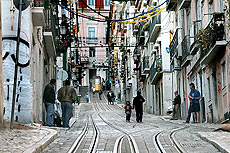 El Bairro Alto condensa la Lisboa cosmopolita de bares y restaurantes.
